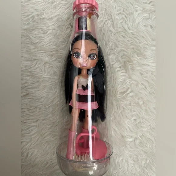 Yummi-Land Ice Cream Pop Girls-nikki neapolitan with accessories. - Picture 5 of 6